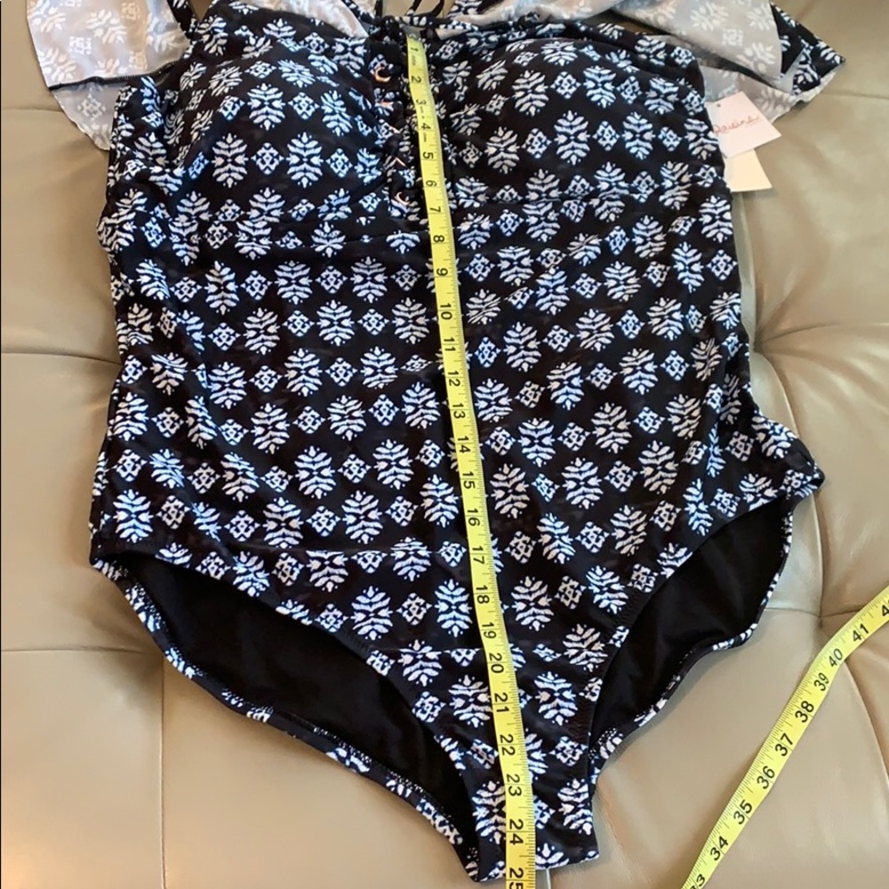 Raisins Curve Plus Size Cubana Bandeau One-Piece - Picture 7 of 8